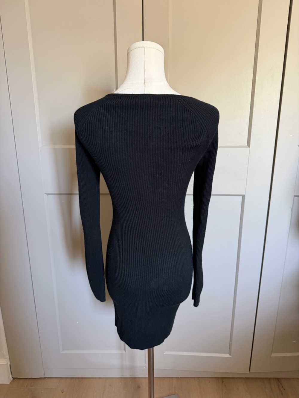 Abercrombie & Fitch Black Long‑Sleeve Cutout Mini Dress - Picture 3 of 3